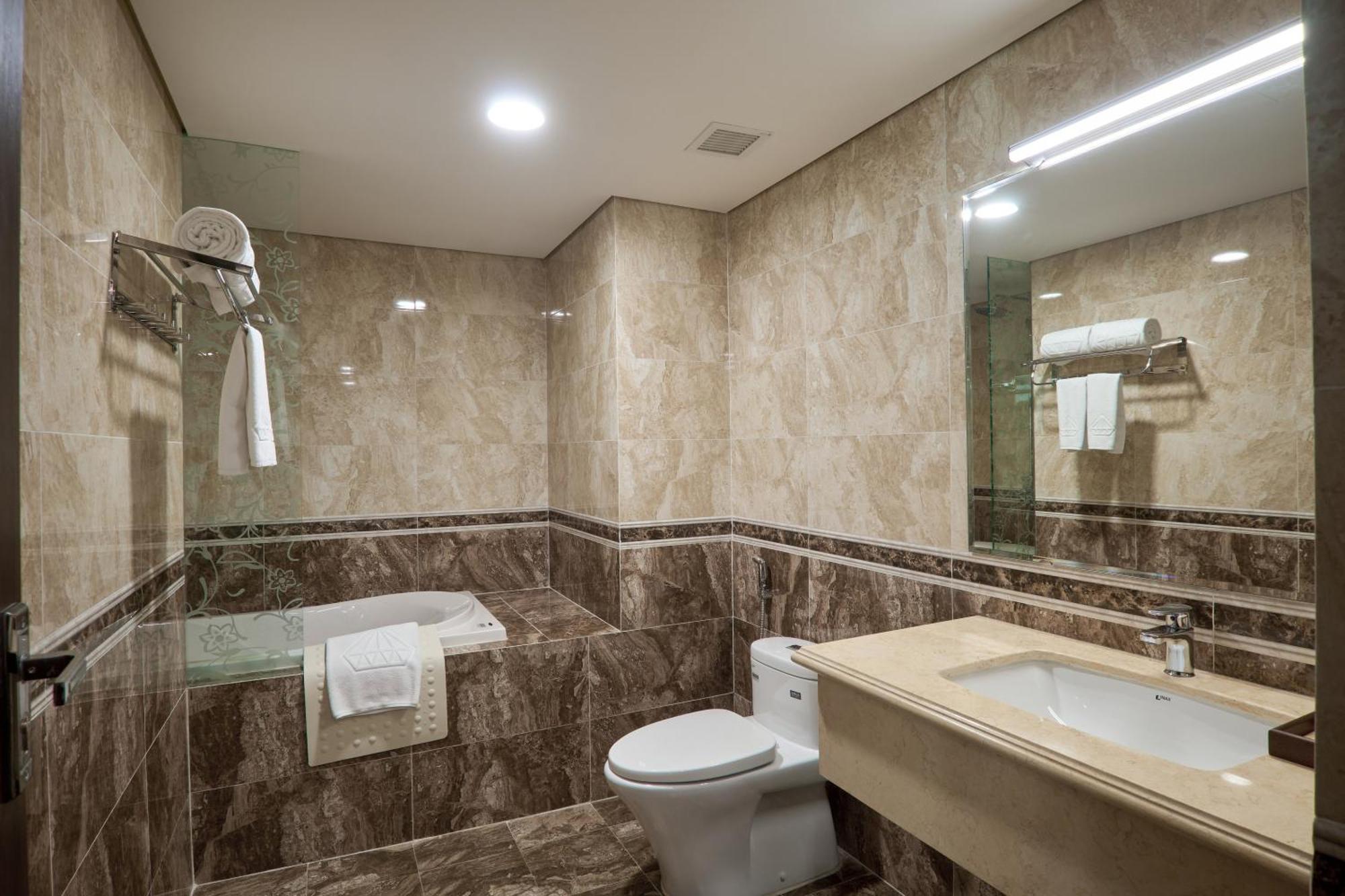 Netland Westlake Legacy Suites Hanoi Exterior photo